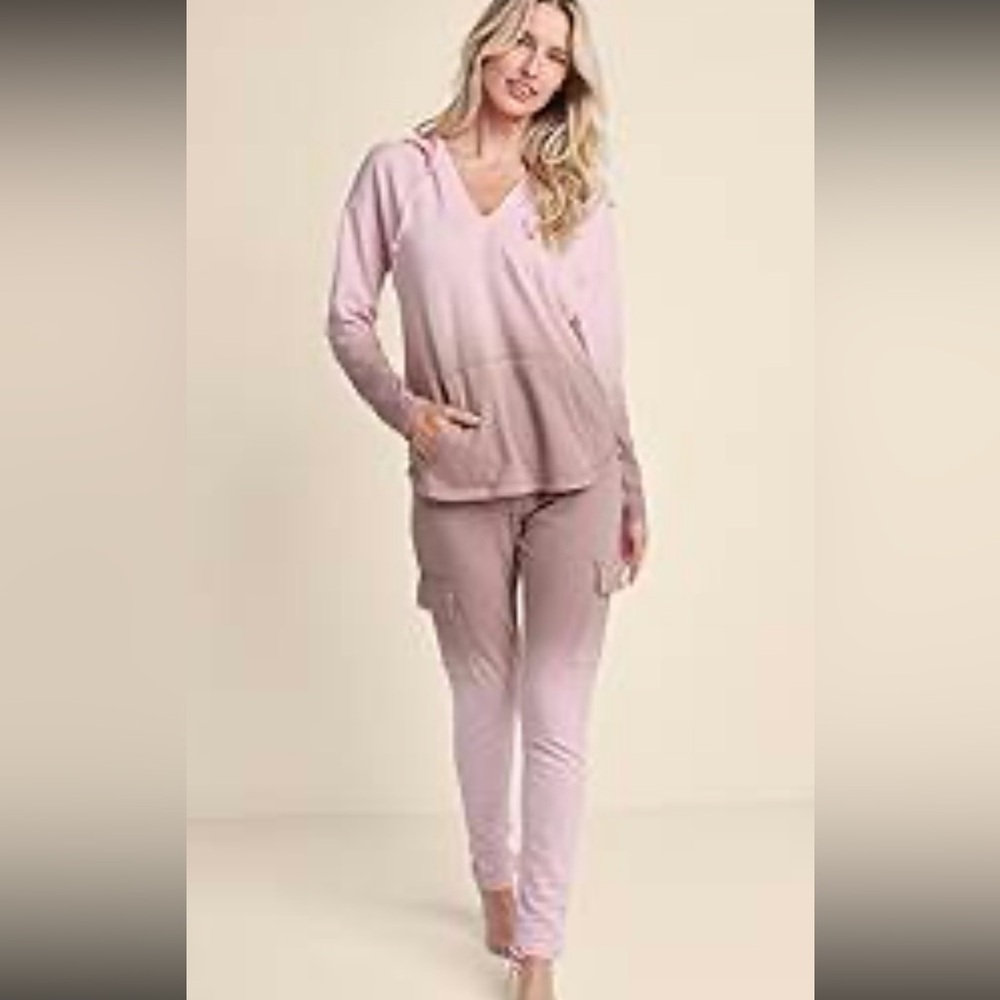 ⸻
🌸Venus Soft Pink/ Mauve Ombré Lounge Set Size Large Hoodie & Joggers |